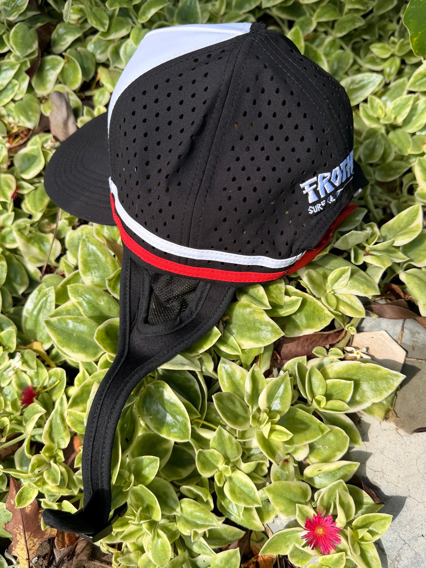 Hot Chilli - Trucker Cap permanent chin strap