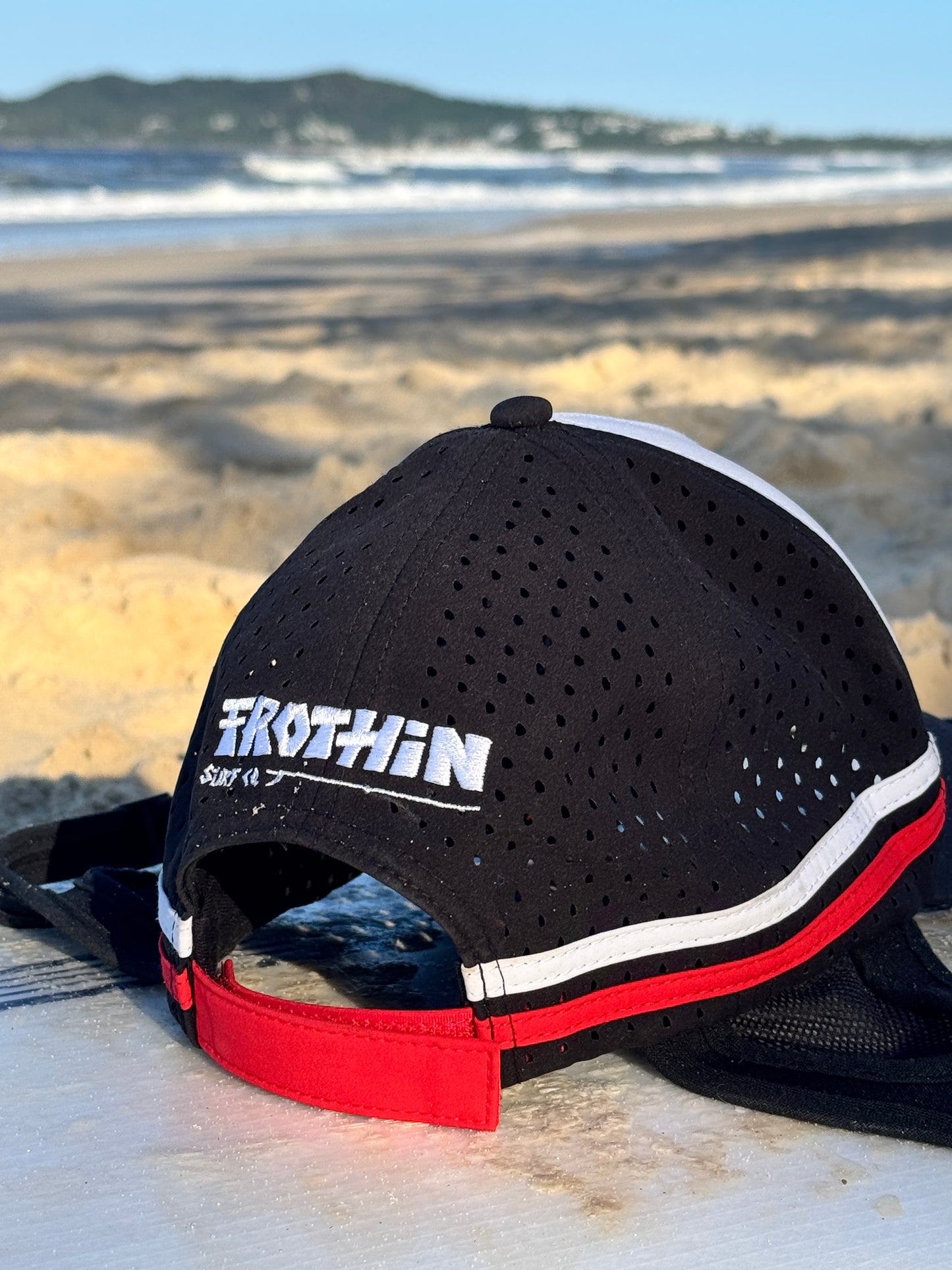 Hot Chilli - Trucker Cap permanent chin strap